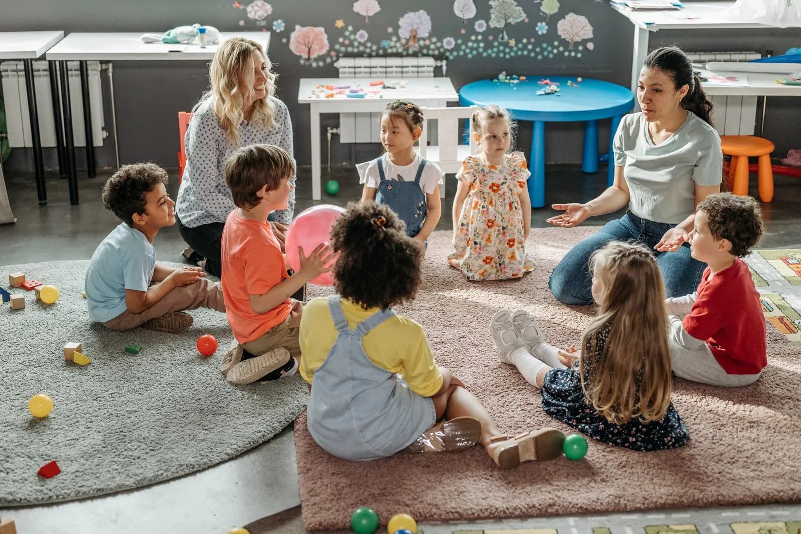 Atelier d'éveil dans une crèche